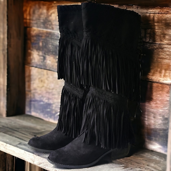 *SOLD* Not Rated' 16" Blk Faux Suede Layered fringed boot with a zip closure 7.5 - Picture 2 of 13